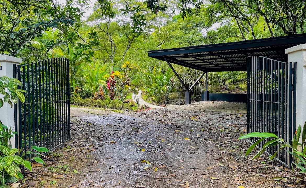 3 BEDROOM HOME AND TWO CABINAS WITH VIEWS TO THE STREAM – 1.96 ACRES