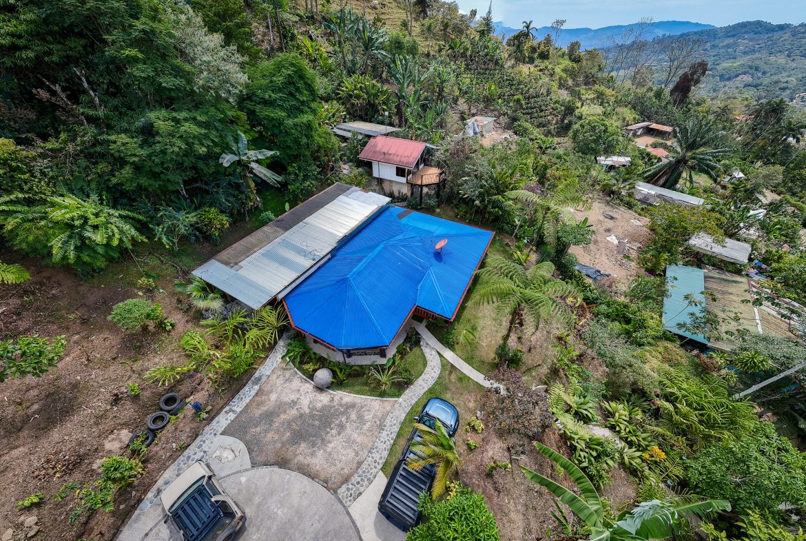 TURN KEY MOUNTAIN VIEW 2 BEDROOM HOUSE PLUS BUNGALOW WITH COOL CLIMATE AND PRIVACY – 0.8 ACRES