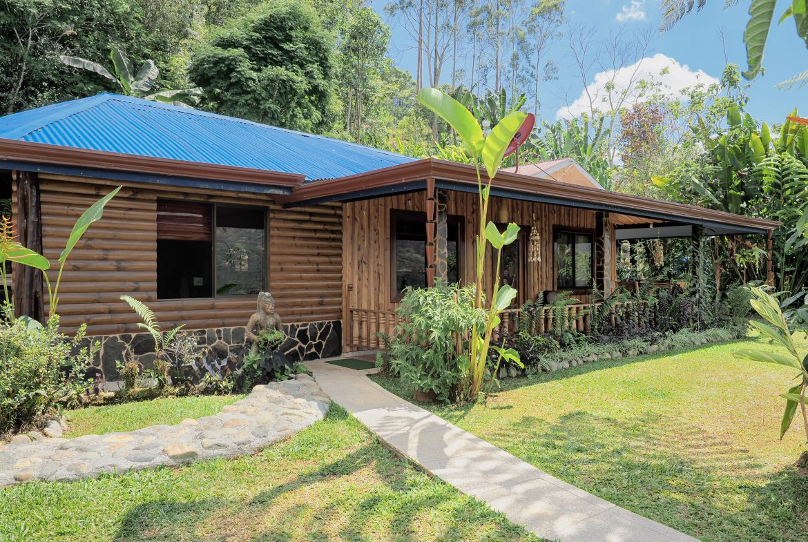 TURN KEY MOUNTAIN VIEW 2 BEDROOM HOUSE PLUS BUNGALOW WITH COOL CLIMATE AND PRIVACY – 0.8 ACRES