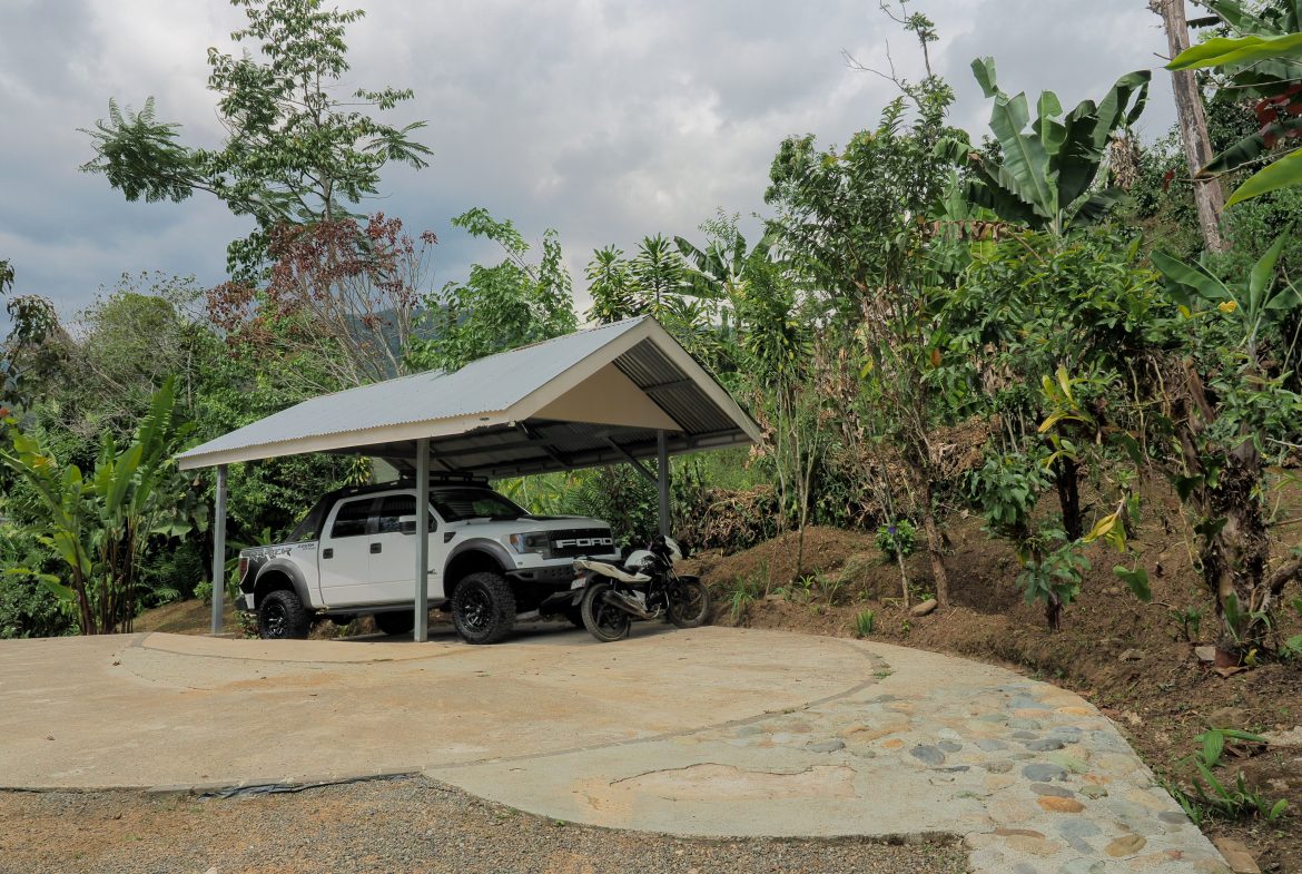 TURN KEY MOUNTAIN VIEW 2 BEDROOM HOUSE PLUS BUNGALOW WITH COOL CLIMATE AND PRIVACY – 0.8 ACRES