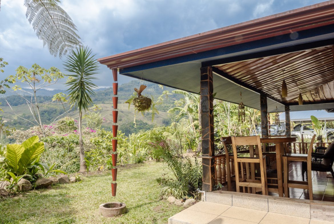 TURN KEY MOUNTAIN VIEW 2 BEDROOM HOUSE PLUS BUNGALOW WITH COOL CLIMATE AND PRIVACY – 0.8 ACRES, Uvita, Costa Rica — photo 6