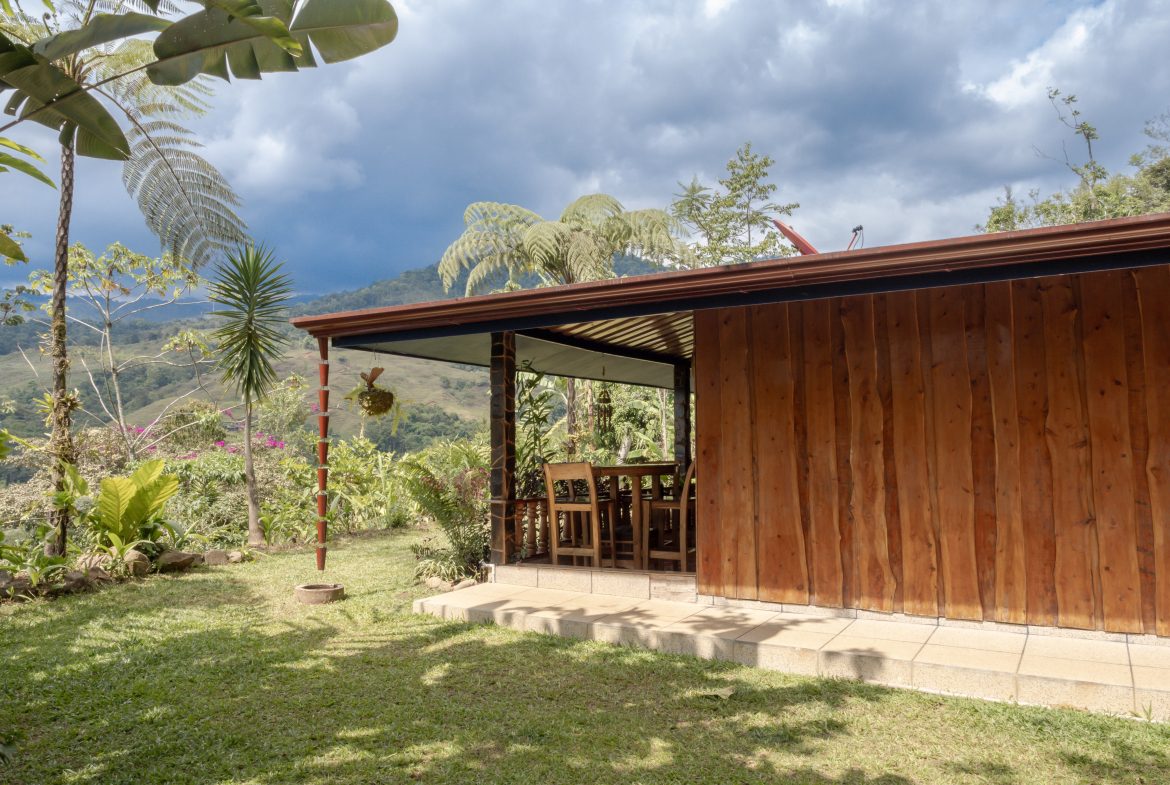TURN KEY MOUNTAIN VIEW 2 BEDROOM HOUSE PLUS BUNGALOW WITH COOL CLIMATE AND PRIVACY – 0.8 ACRES