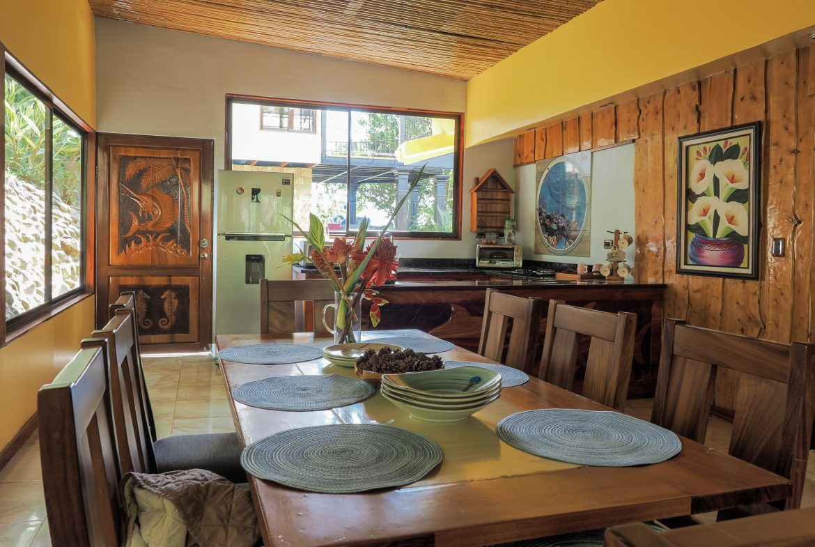 TURN KEY MOUNTAIN VIEW 2 BEDROOM HOUSE PLUS BUNGALOW WITH COOL CLIMATE AND PRIVACY – 0.8 ACRES, Uvita, Costa Rica — photo 4