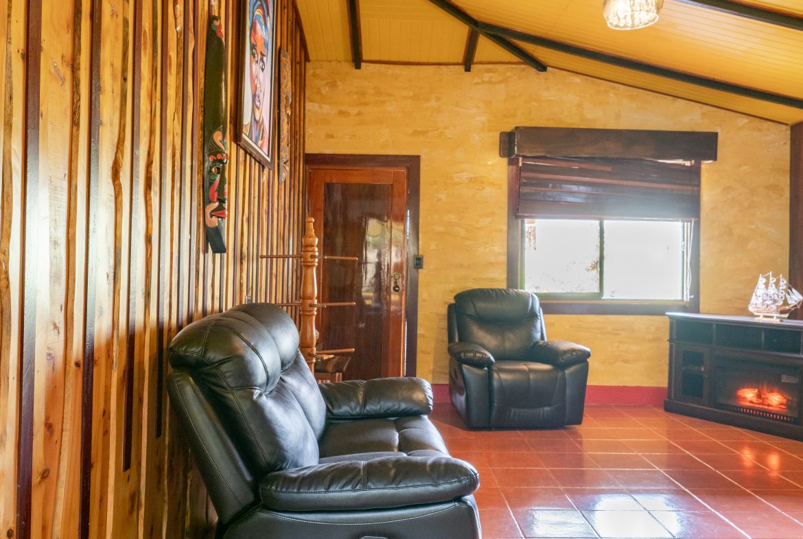 TURN KEY MOUNTAIN VIEW 2 BEDROOM HOUSE PLUS BUNGALOW WITH COOL CLIMATE AND PRIVACY – 0.8 ACRES