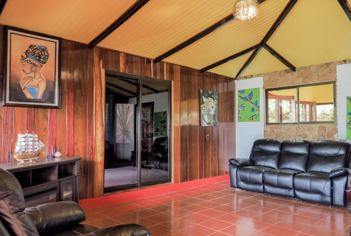 TURN KEY MOUNTAIN VIEW 2 BEDROOM HOUSE PLUS BUNGALOW WITH COOL CLIMATE AND PRIVACY – 0.8 ACRES