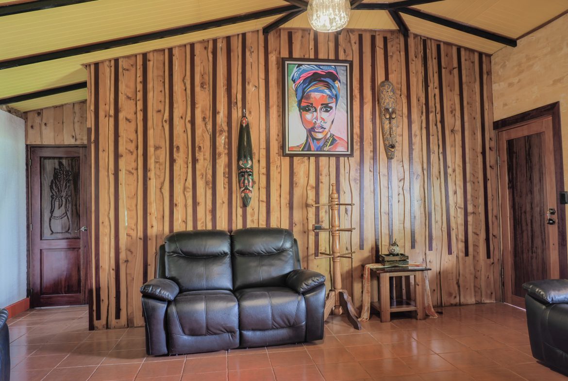 TURN KEY MOUNTAIN VIEW 2 BEDROOM HOUSE PLUS BUNGALOW WITH COOL CLIMATE AND PRIVACY – 0.8 ACRES