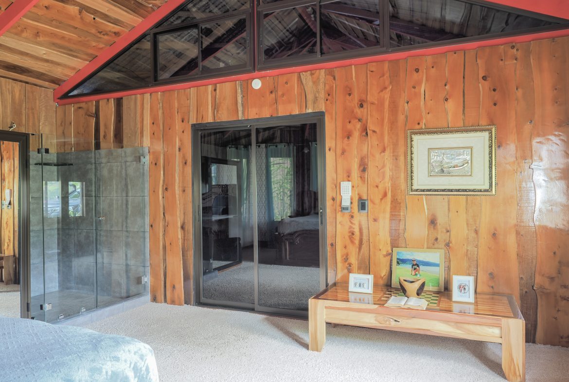 TURN KEY MOUNTAIN VIEW 2 BEDROOM HOUSE PLUS BUNGALOW WITH COOL CLIMATE AND PRIVACY – 0.8 ACRES