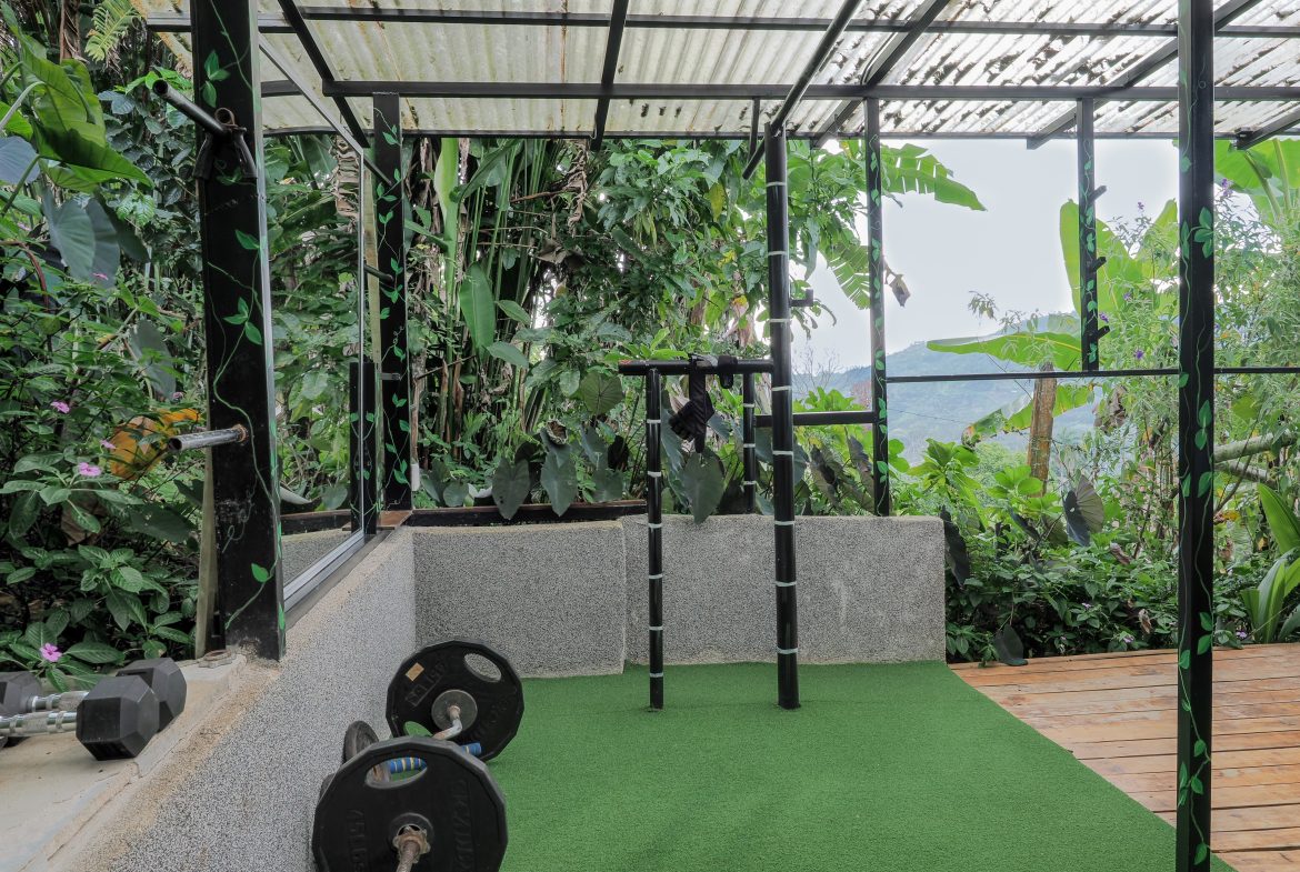 TURN KEY MOUNTAIN VIEW 2 BEDROOM HOUSE PLUS BUNGALOW WITH COOL CLIMATE AND PRIVACY – 0.8 ACRES