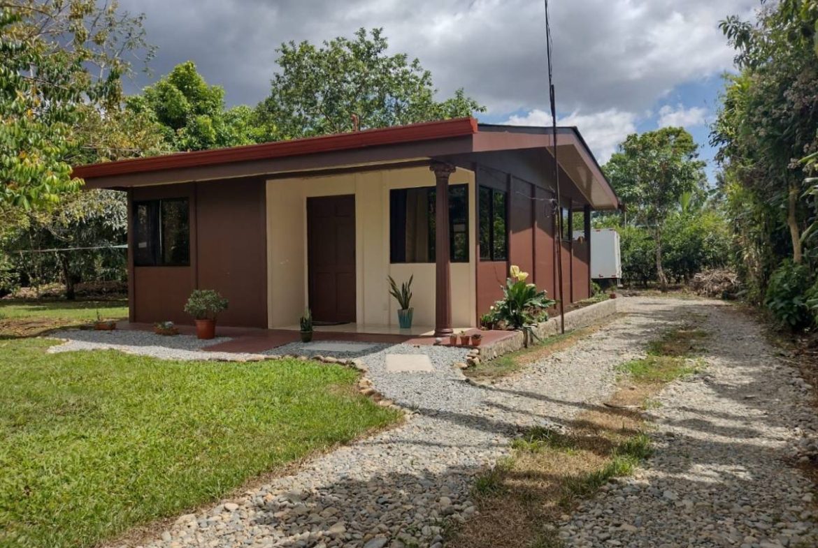 AMAZING OPPORTUNITY : 3 BEDROOM HOME PLUS GUEST HOUSE  , FRUIT TREES AND PRIVACY – 1.23 ACRES, Uvita, Costa Rica — photo 6