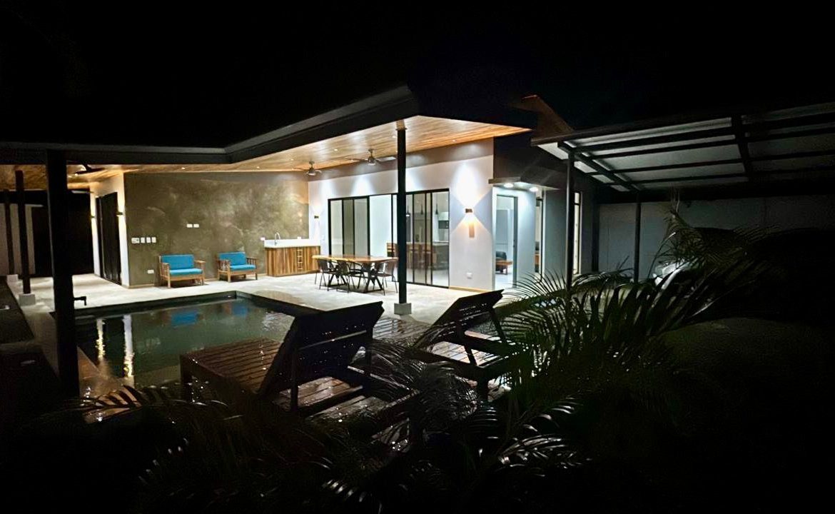 STUNNING 2-BEDROOM HOME IN TRANQUIL COMMUNITY – CLOSE TO MARINO BALLENA NATIONAL PARK – 0.11 ACRES