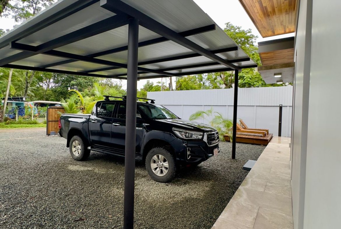 STUNNING 2-BEDROOM HOME IN TRANQUIL COMMUNITY – CLOSE TO MARINO BALLENA NATIONAL PARK – 0.11 ACRES