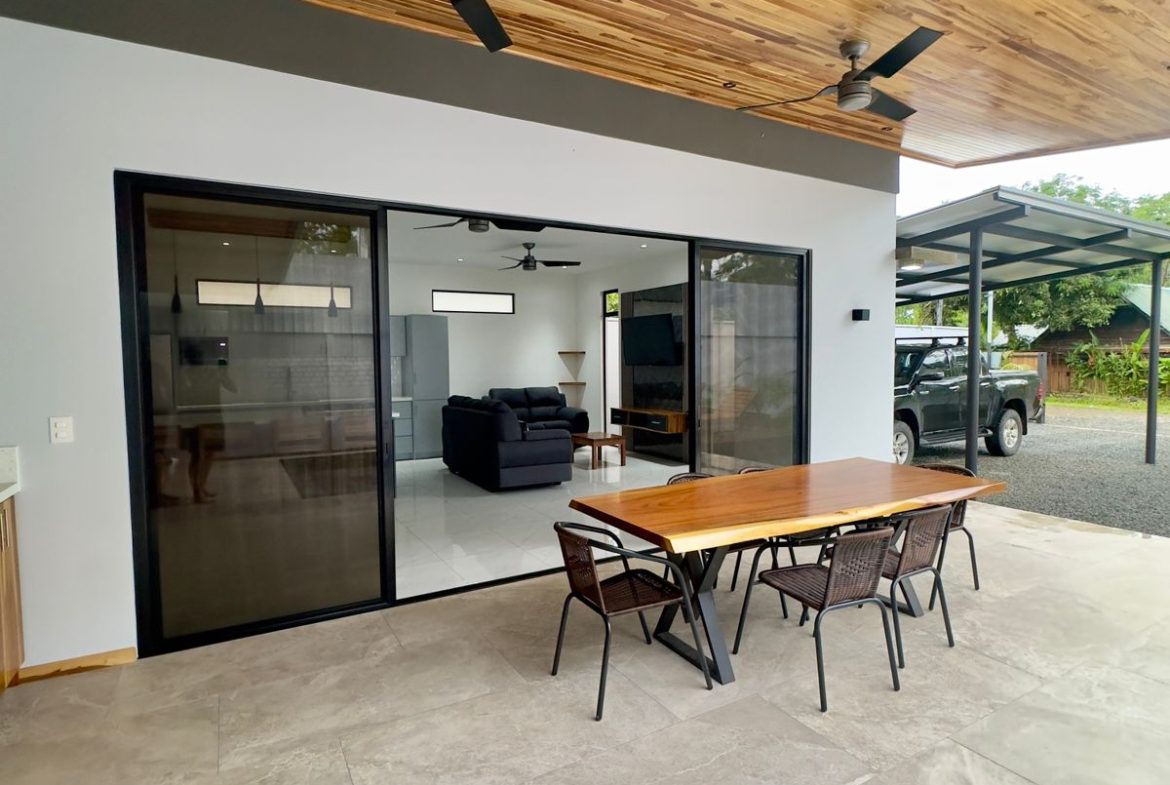 STUNNING 2-BEDROOM HOME IN TRANQUIL COMMUNITY – CLOSE TO MARINO BALLENA NATIONAL PARK – 0.11 ACRES