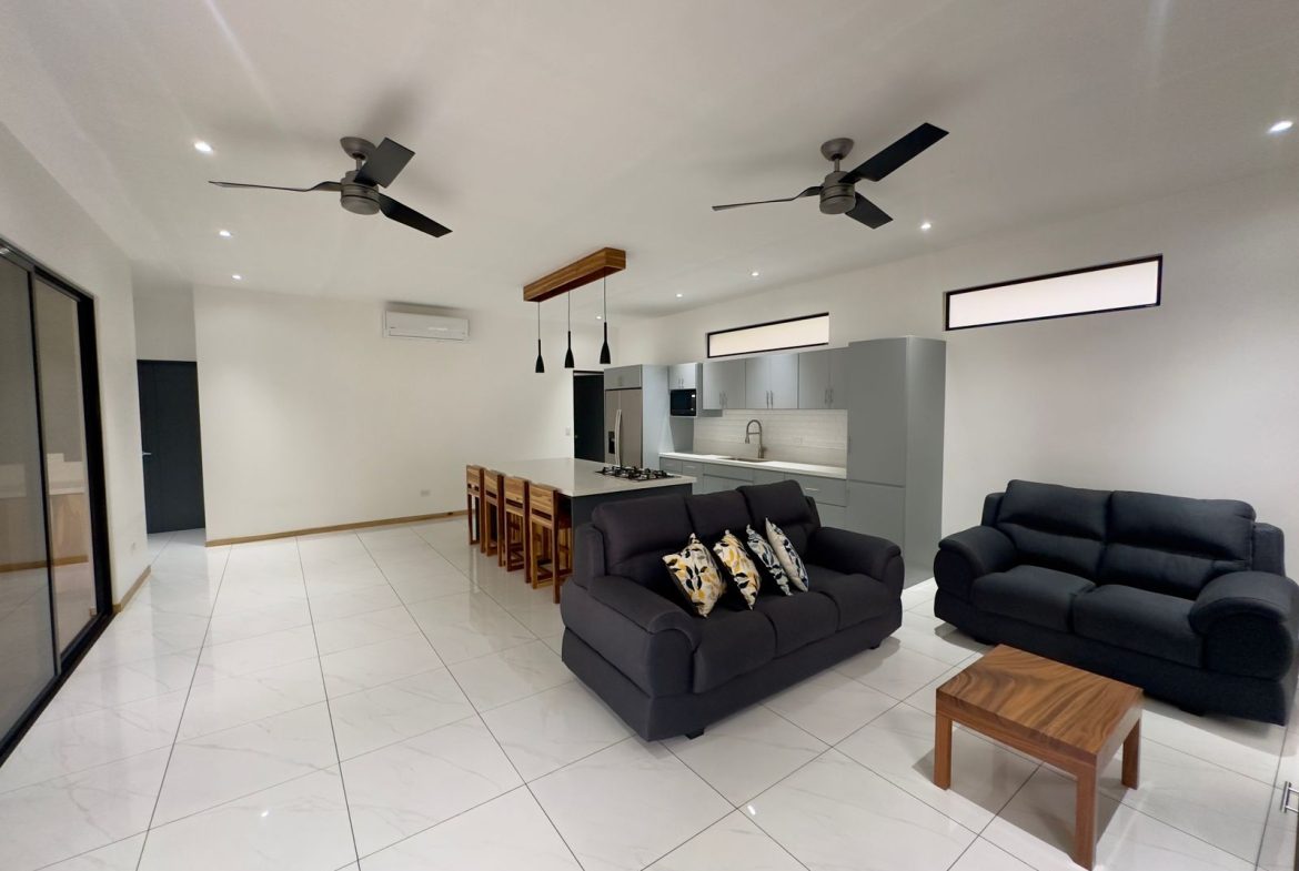 STUNNING 2-BEDROOM HOME IN TRANQUIL COMMUNITY – CLOSE TO MARINO BALLENA NATIONAL PARK – 0.11 ACRES