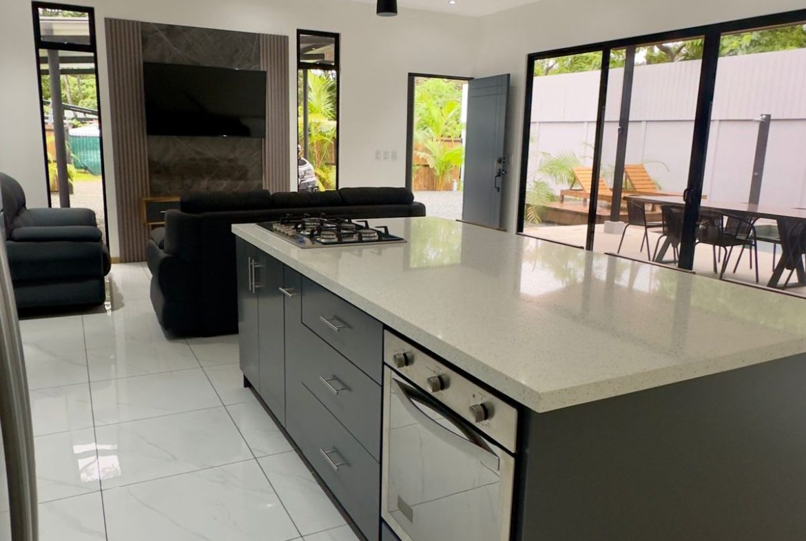 STUNNING 2-BEDROOM HOME IN TRANQUIL COMMUNITY – CLOSE TO MARINO BALLENA NATIONAL PARK – 0.11 ACRES
