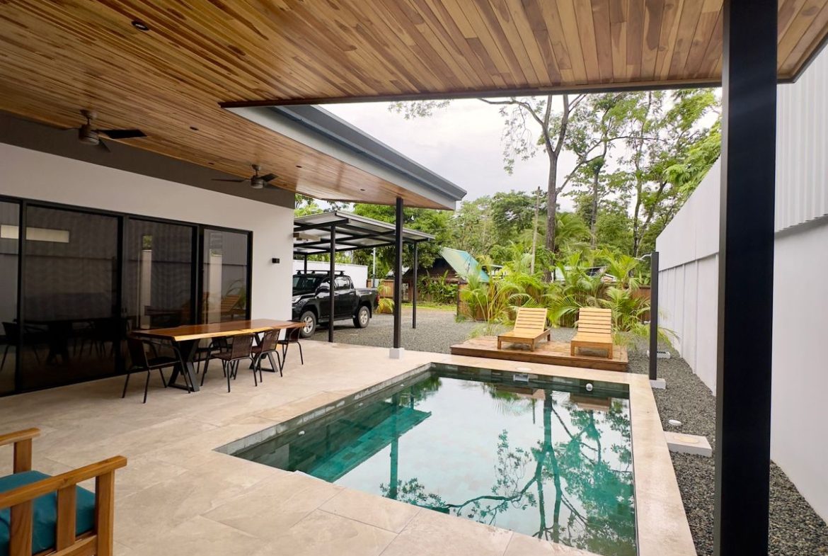 STUNNING 2-BEDROOM HOME IN TRANQUIL COMMUNITY – CLOSE TO MARINO BALLENA NATIONAL PARK – 0.11 ACRES