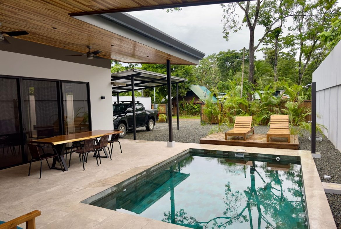 STUNNING 2-BEDROOM HOME IN TRANQUIL COMMUNITY – CLOSE TO MARINO BALLENA NATIONAL PARK – 0.11 ACRES
