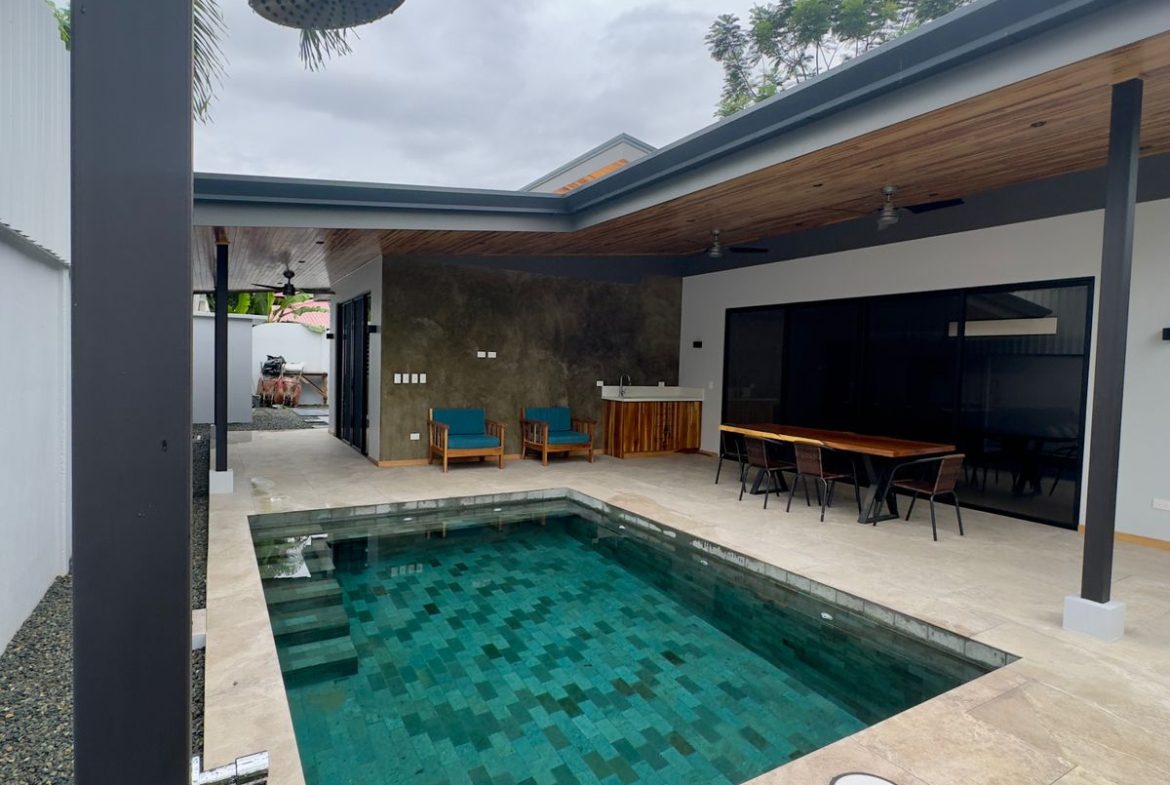 STUNNING 2-BEDROOM HOME IN TRANQUIL COMMUNITY – CLOSE TO MARINO BALLENA NATIONAL PARK – 0.11 ACRES