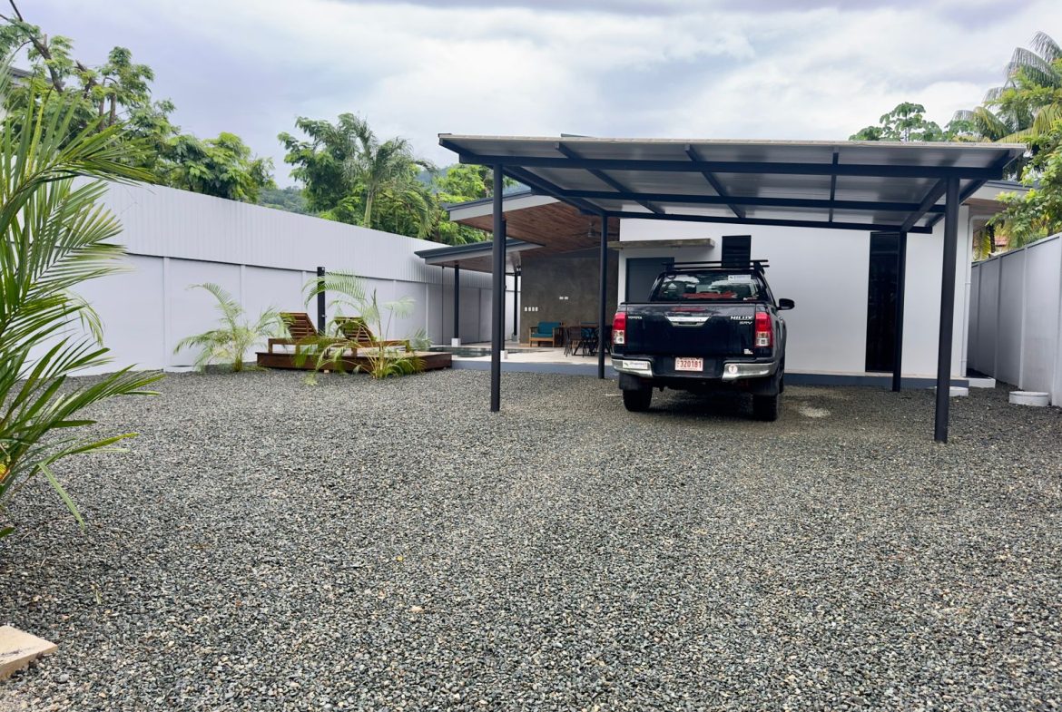 STUNNING 2-BEDROOM HOME IN TRANQUIL COMMUNITY – CLOSE TO MARINO BALLENA NATIONAL PARK – 0.11 ACRES