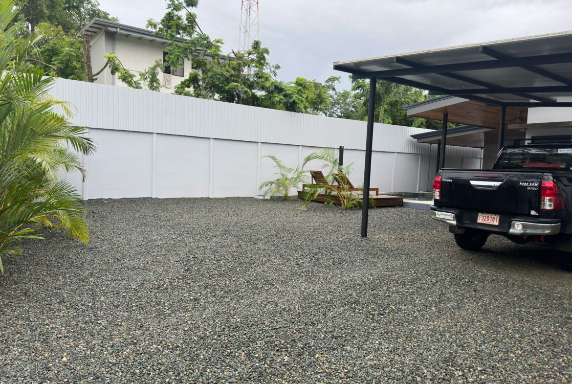 STUNNING 2-BEDROOM HOME IN TRANQUIL COMMUNITY – CLOSE TO MARINO BALLENA NATIONAL PARK – 0.11 ACRES