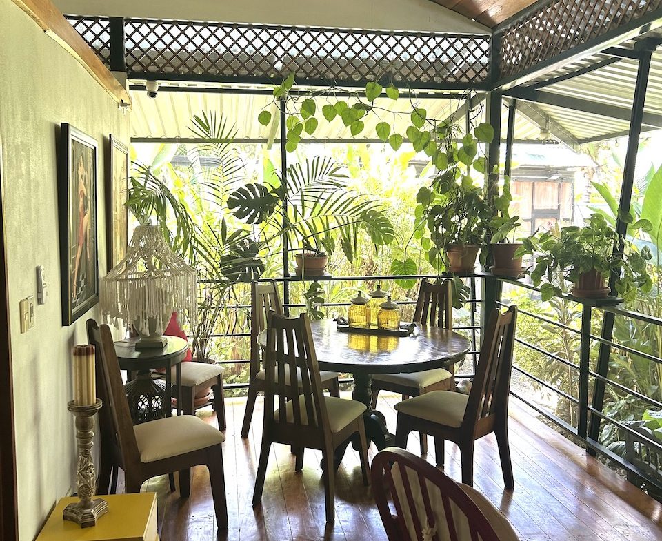CASA BALI – 3 BEDROOM HOME WALKING DISTANCE TO THE BEACH