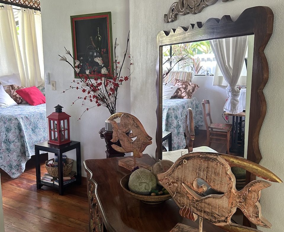 CASA BALI – 3 BEDROOM HOME WALKING DISTANCE TO THE BEACH