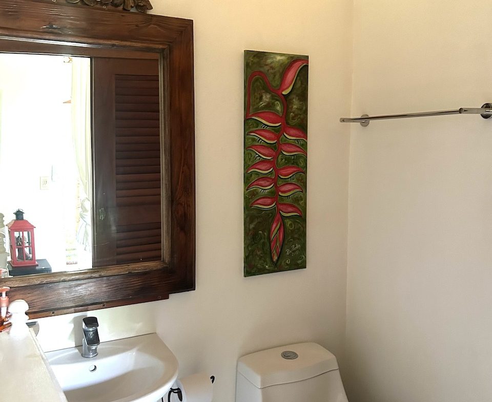 CASA BALI – 3 BEDROOM HOME WALKING DISTANCE TO THE BEACH