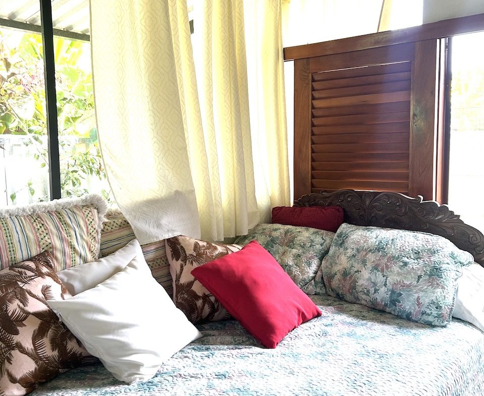 CASA BALI – 3 BEDROOM HOME WALKING DISTANCE TO THE BEACH
