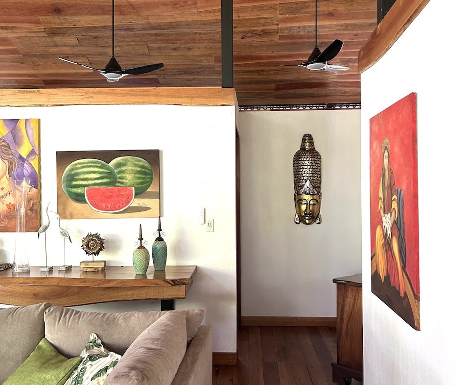 CASA BALI – 3 BEDROOM HOME WALKING DISTANCE TO THE BEACH