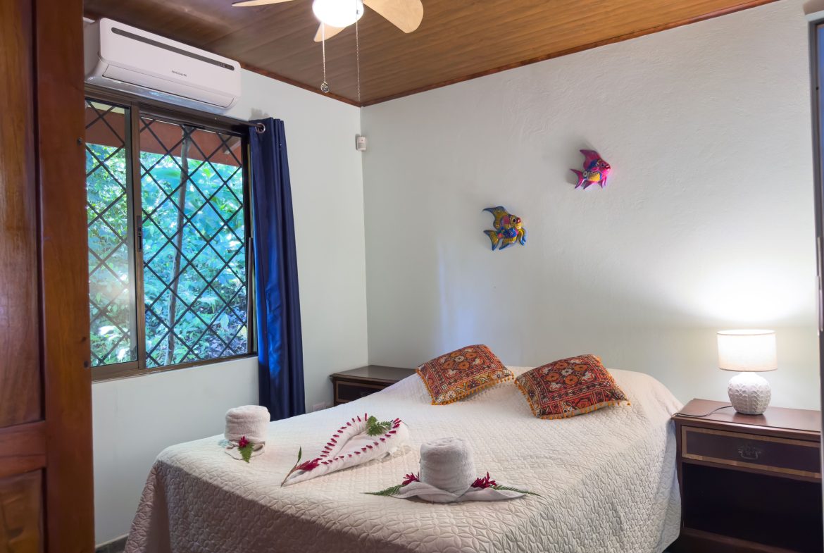 CASA MARIPOSA CONDOMINIUM IN THE HEART OF MANUEL ANTONIO