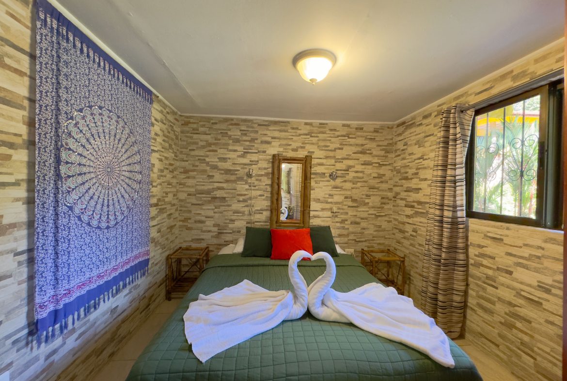 CASA MARIPOSA CONDOMINIUM IN THE HEART OF MANUEL ANTONIO