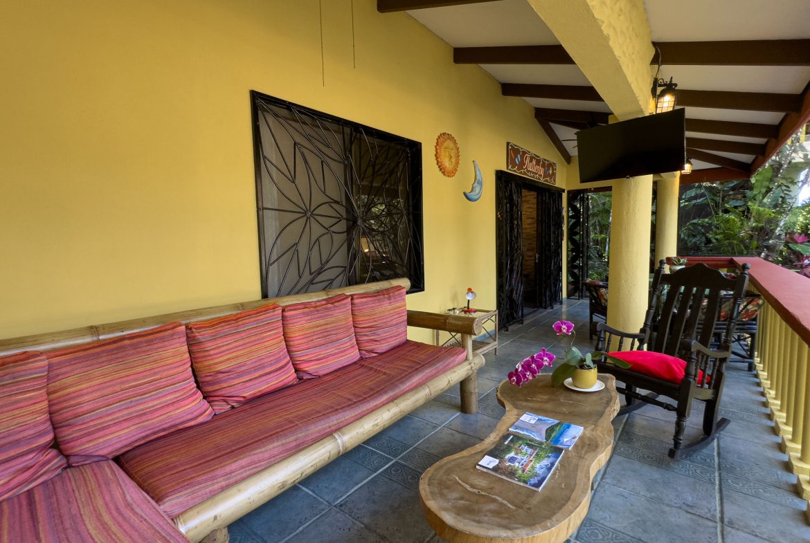 CASA MARIPOSA CONDOMINIUM IN THE HEART OF MANUEL ANTONIO