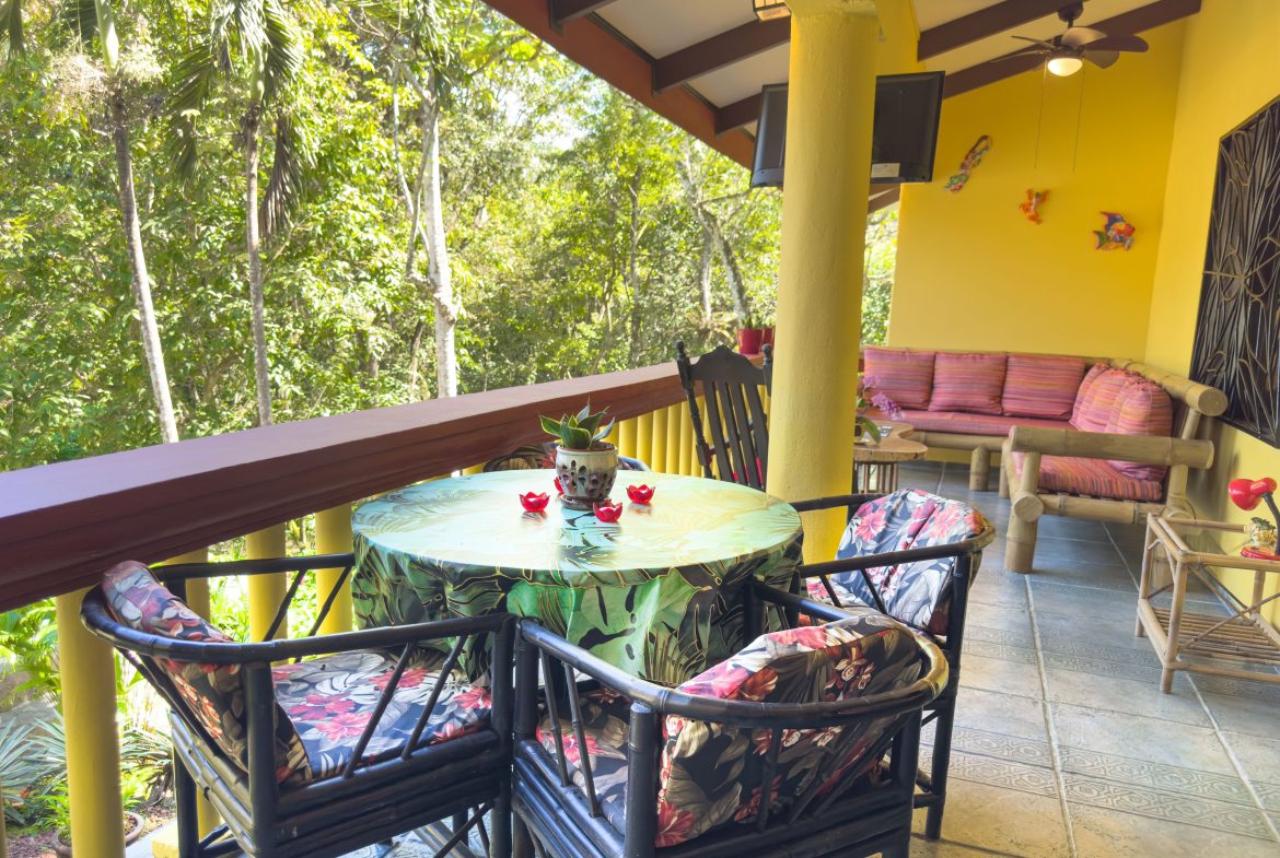CASA MARIPOSA CONDOMINIUM IN THE HEART OF MANUEL ANTONIO