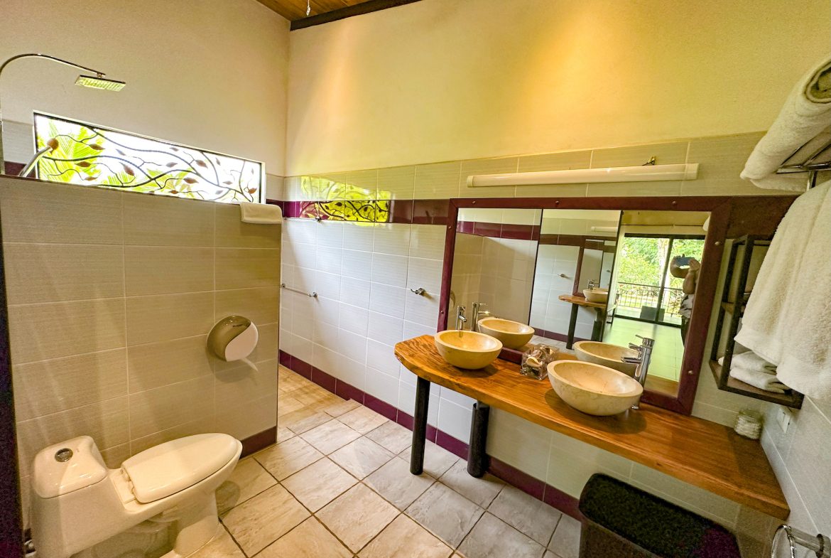 HOME, CABINS,DINNING AREA AND EXTRA SPACE TO BUILD