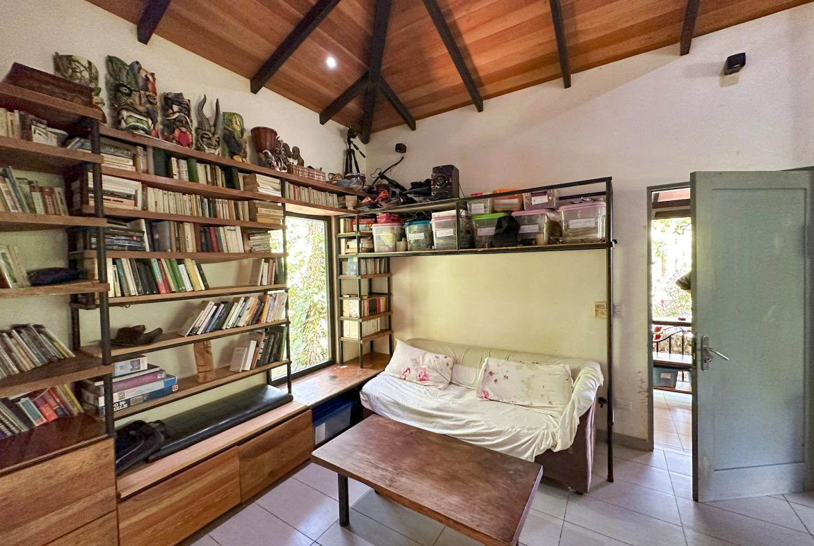 HOME, CABINS,DINNING AREA AND EXTRA SPACE TO BUILD