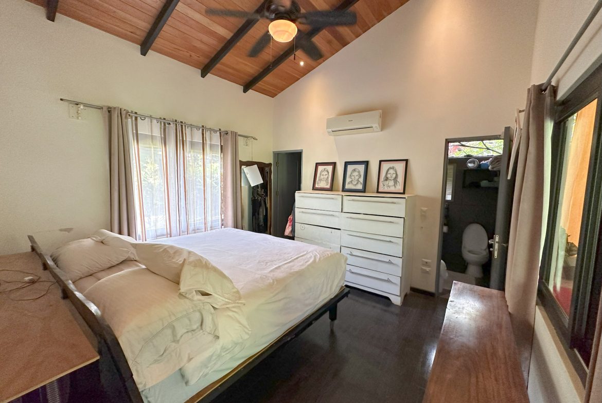 HOME, CABINS,DINNING AREA AND EXTRA SPACE TO BUILD