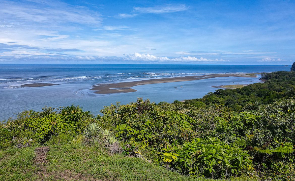 OCEAN, MOUNTAIN AND RIVER VIEWS – 3.12 ACRES