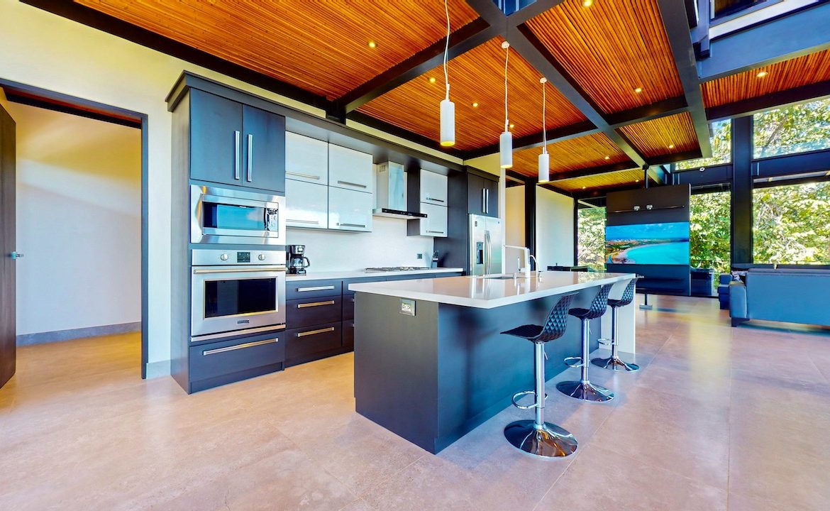 AMAZING PROPERTY WITH OCEAN AND MOUNTAIN VIEWS IN ESCALERAS – 2.44 ACRES