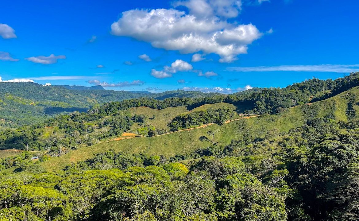 AMAZING PROPERTY WITH OCEAN AND MOUNTAIN VIEWS IN ESCALERAS – 2.44 ACRES