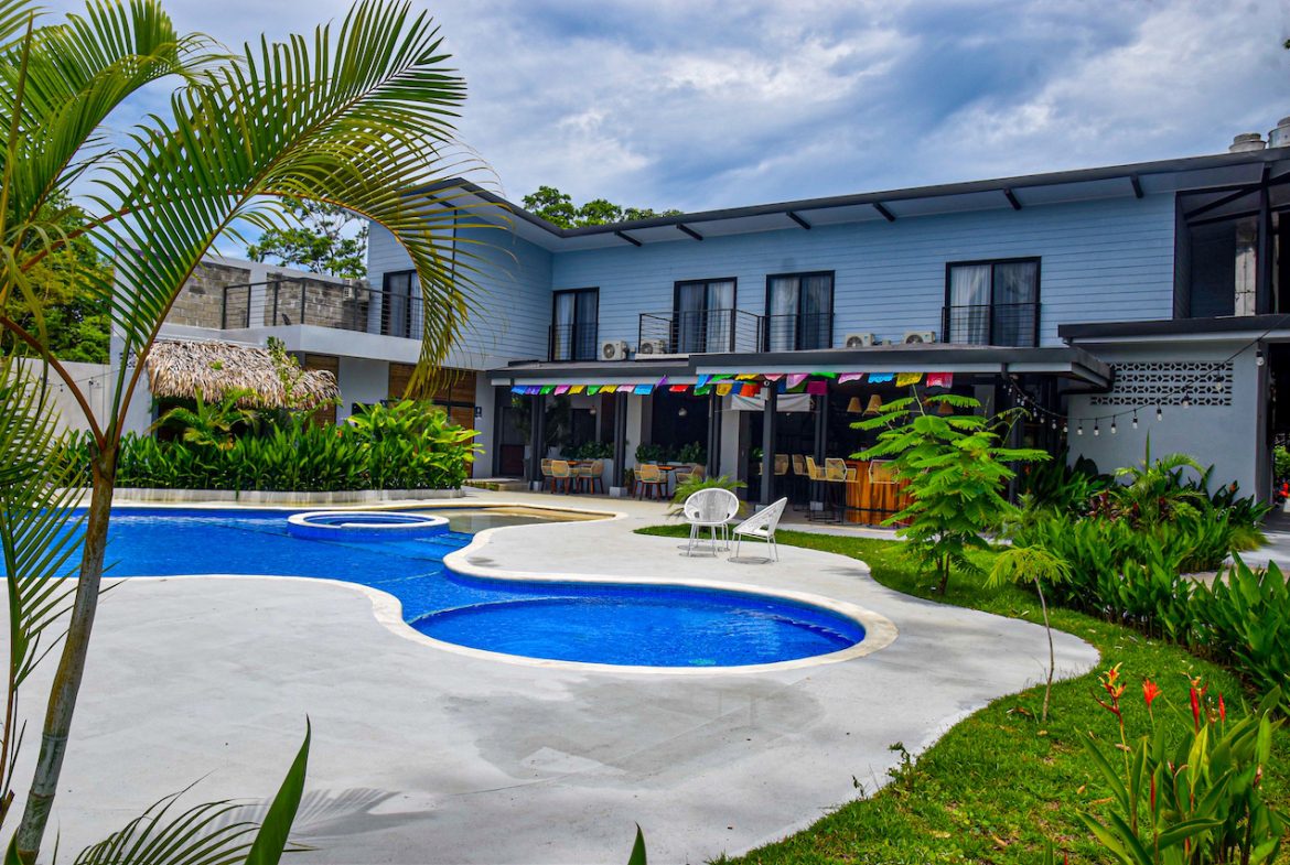 COMMERCIAL CENTER FOR SALE IN UVITA  – 0.84 ACRES