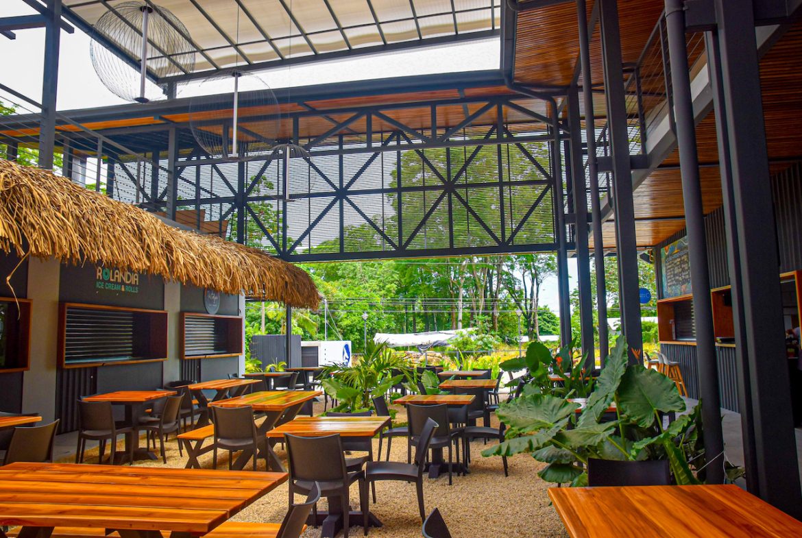 COMMERCIAL CENTER FOR SALE IN UVITA  – 0.84 ACRES