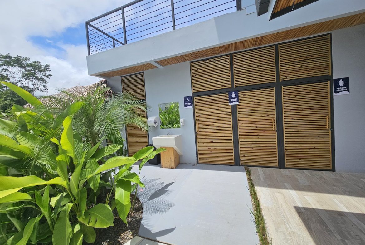 COMMERCIAL CENTER FOR SALE IN UVITA  – 0.84 ACRES