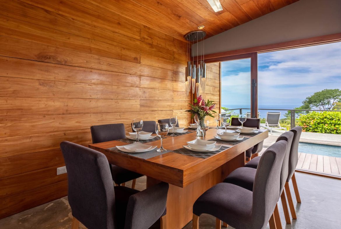 LUXURY OCEAN VIEW PROPERTY WITH HOUSE AND GUEST HOUSE – 7.36 ACRES