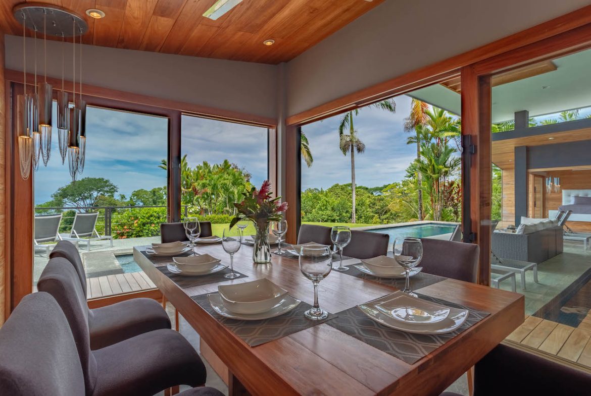 LUXURY OCEAN VIEW PROPERTY WITH HOUSE AND GUEST HOUSE – 7.36 ACRES