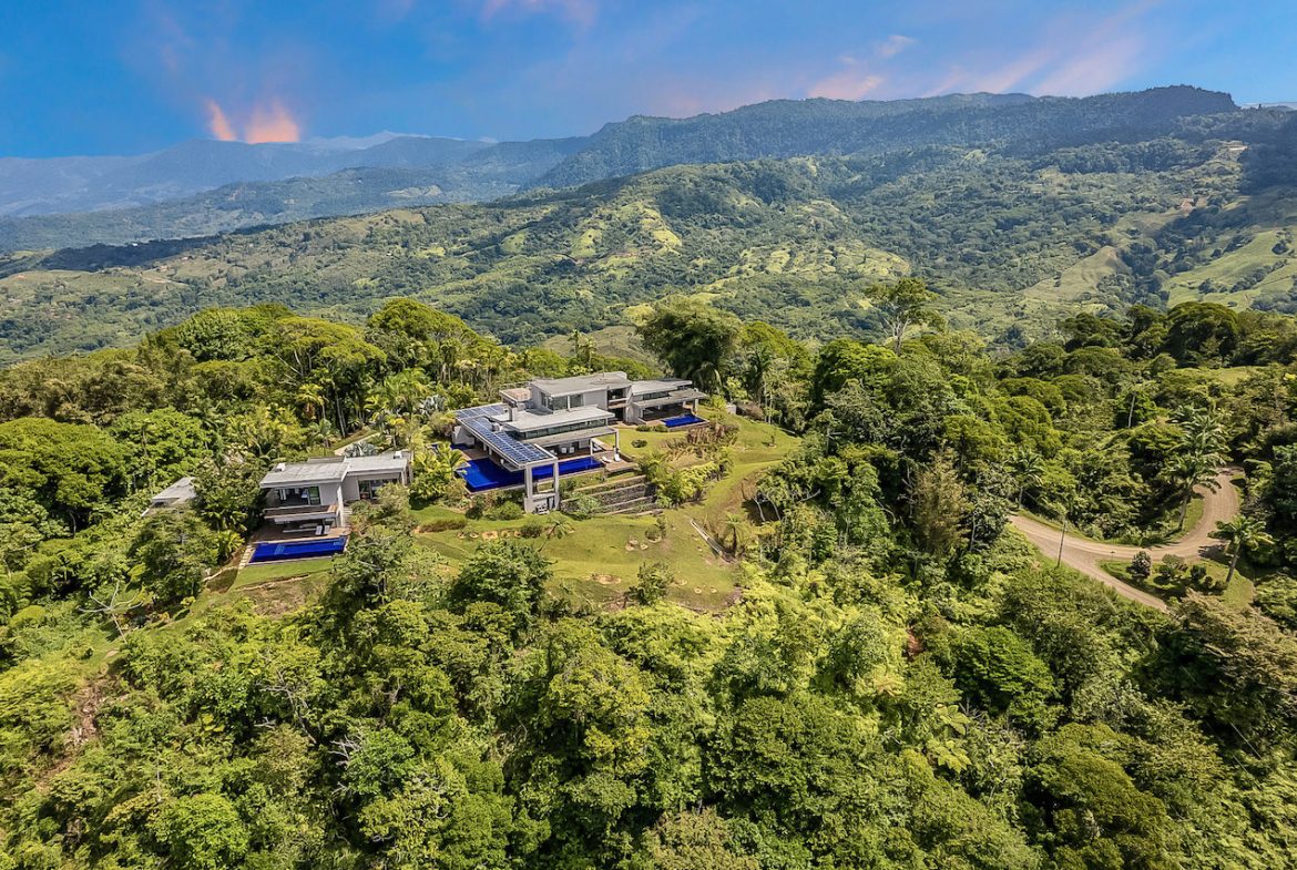CHÂTEAU MONTAGE – LUXURY HOUSE, GUEST HOUSE, CARETAKER HOUSE AND AMAZING VIEWS IN GATED COMMUNITY, Uvita, Costa Rica — photo 3