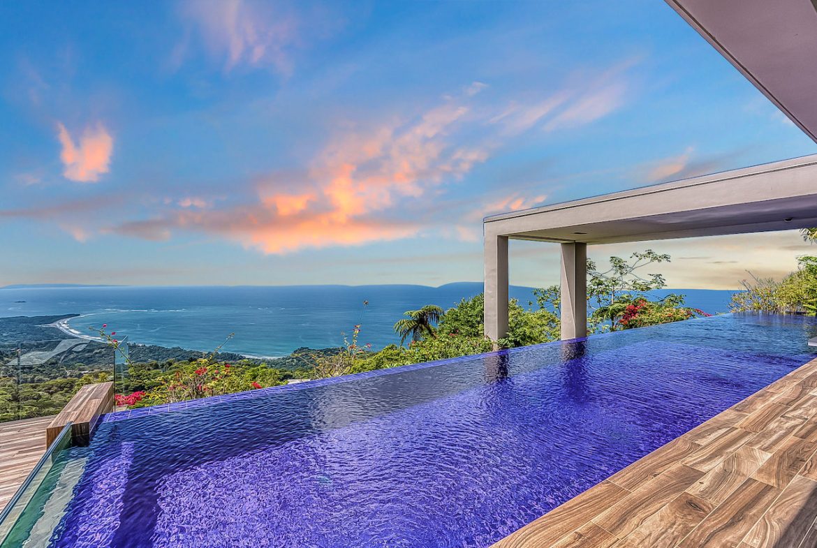 CHÂTEAU MONTAGE – LUXURY HOUSE, GUEST HOUSE, CARETAKER HOUSE AND AMAZING VIEWS IN GATED COMMUNITY, Uvita, Costa Rica — photo 4