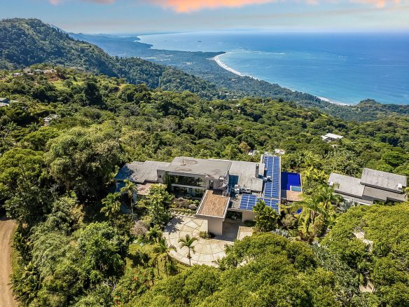 CHÂTEAU MONTAGE – LUXURY HOUSE, GUEST HOUSE, CARETAKER HOUSE AND AMAZING VIEWS IN GATED COMMUNITY, Dominical, Costa Rica — photo 2