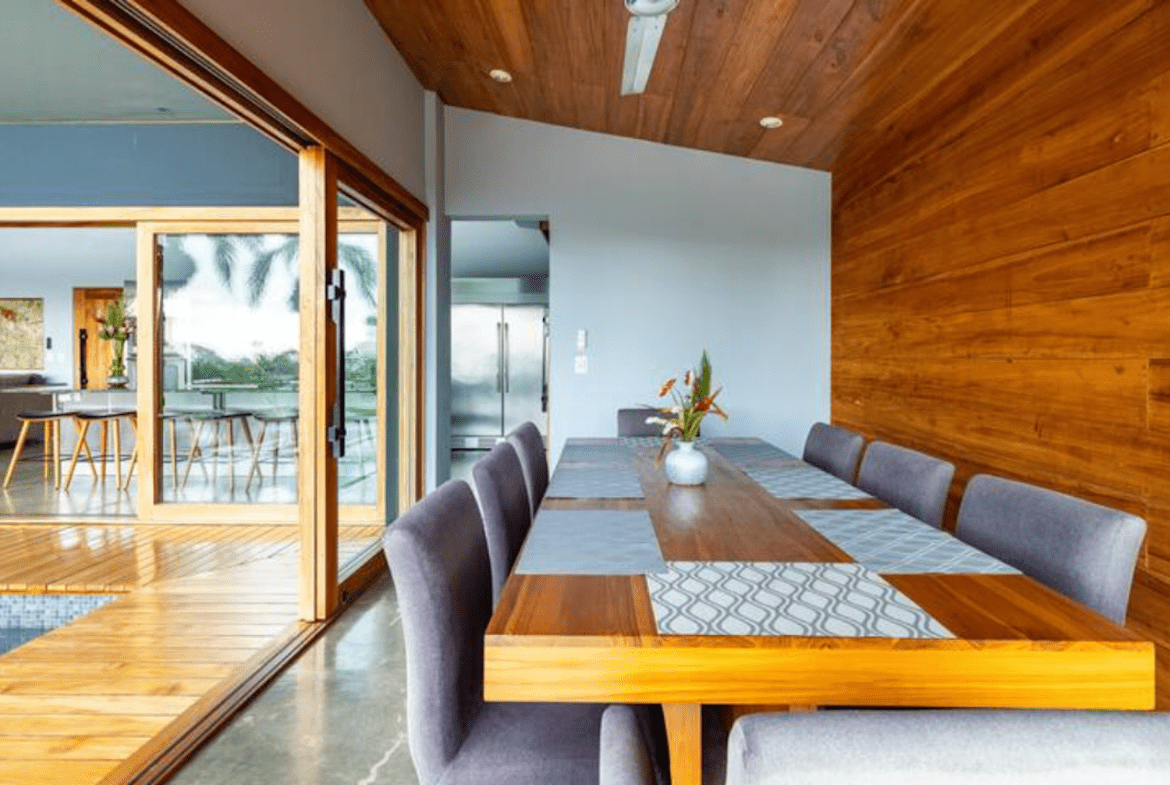LUXURY OCEAN VIEW PROPERTY WITH HOUSE AND GUEST HOUSE – 7.36 ACRES