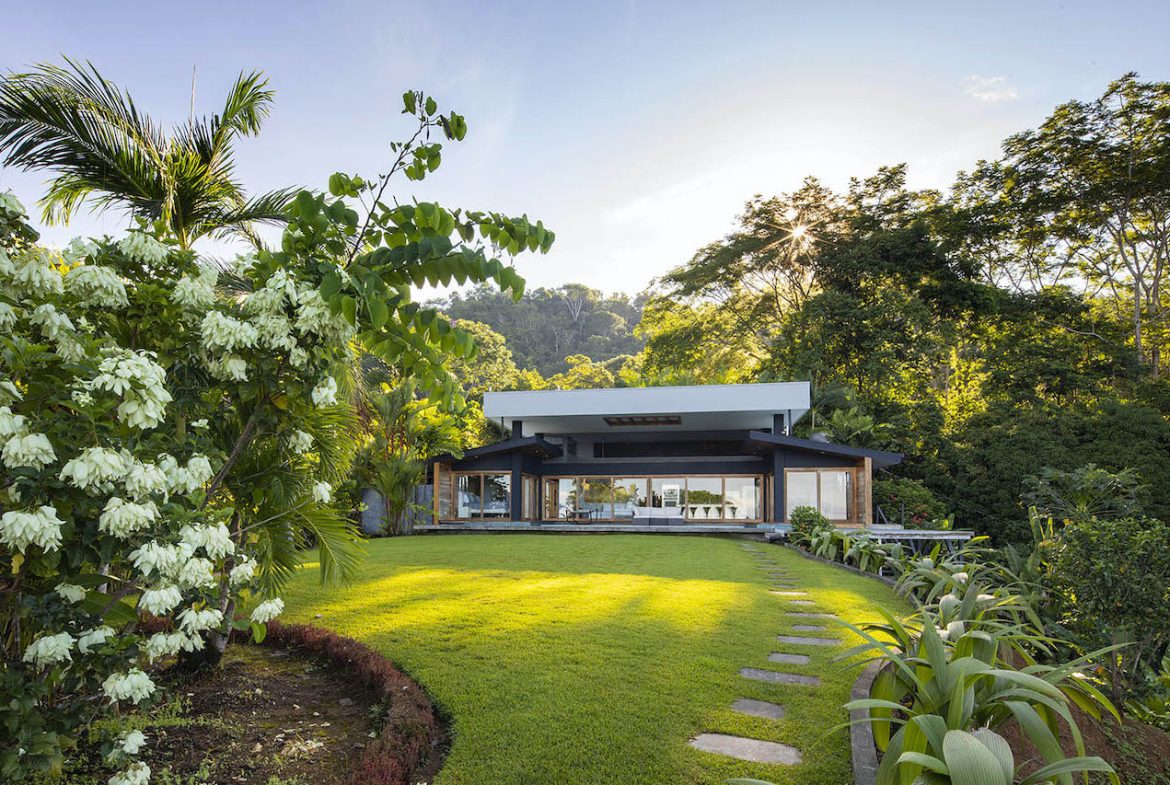 LUXURY OCEAN VIEW PROPERTY WITH HOUSE AND GUEST HOUSE – 19.78 ACRES, Uvita, Costa Rica — photo 2