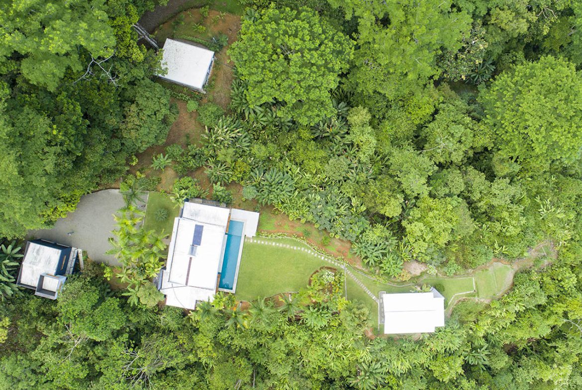 LUXURY OCEAN VIEW PROPERTY WITH HOUSE AND GUEST HOUSE – 7.36 ACRES