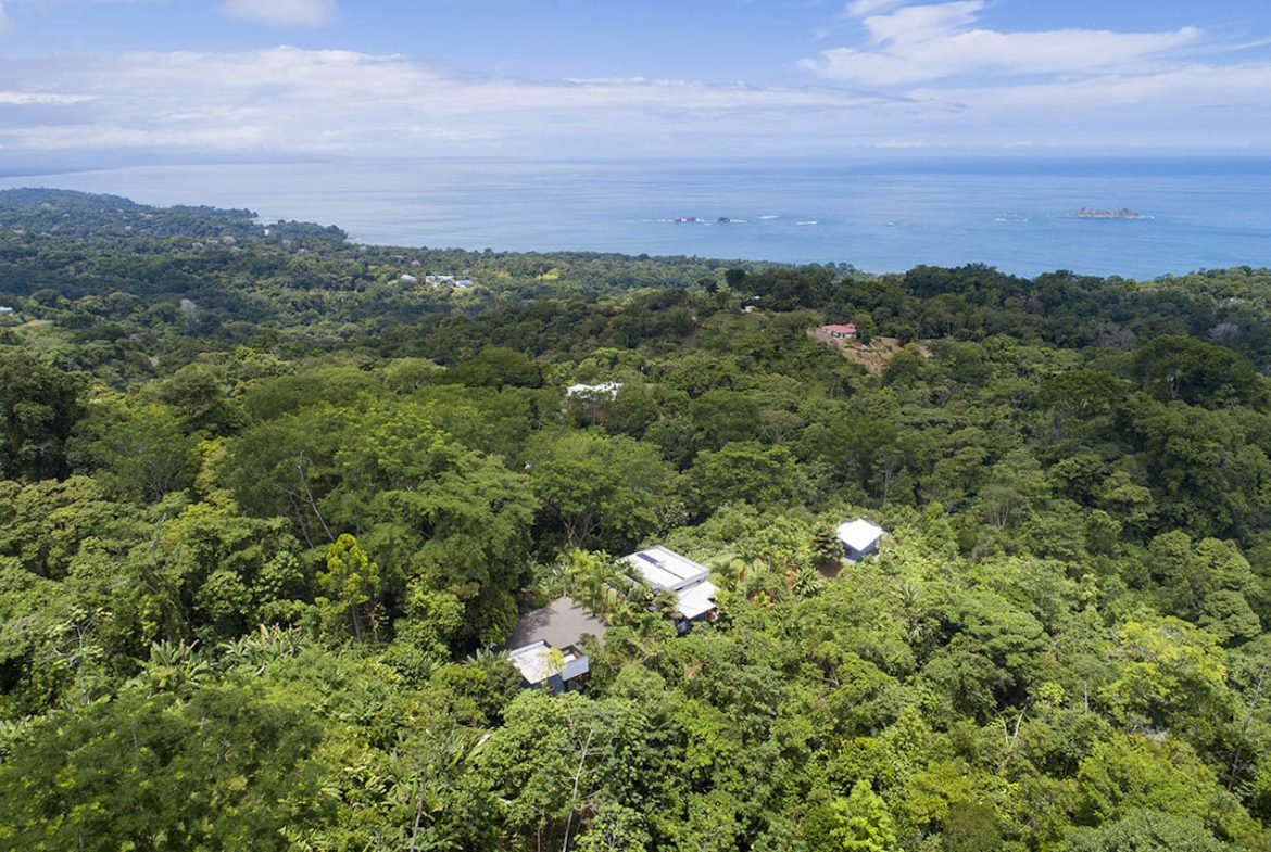LUXURY OCEAN VIEW PROPERTY WITH HOUSE AND GUEST HOUSE – 7.36 ACRES